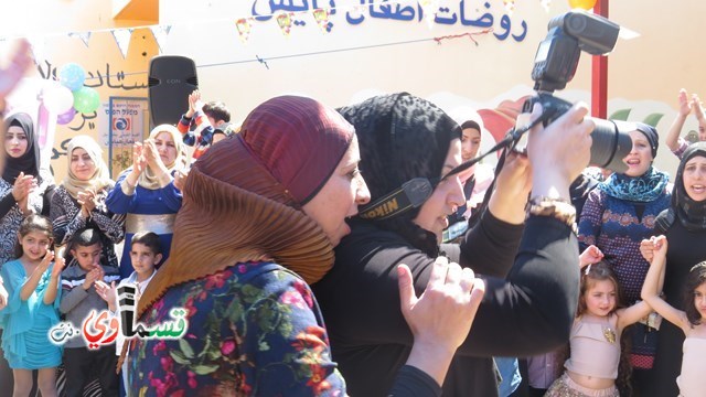 كفرقاسم – فيديو: بساتين الامل, السلام , والمحبة تحتفل بعيد الام على انغام عمو انس وجوقته ..